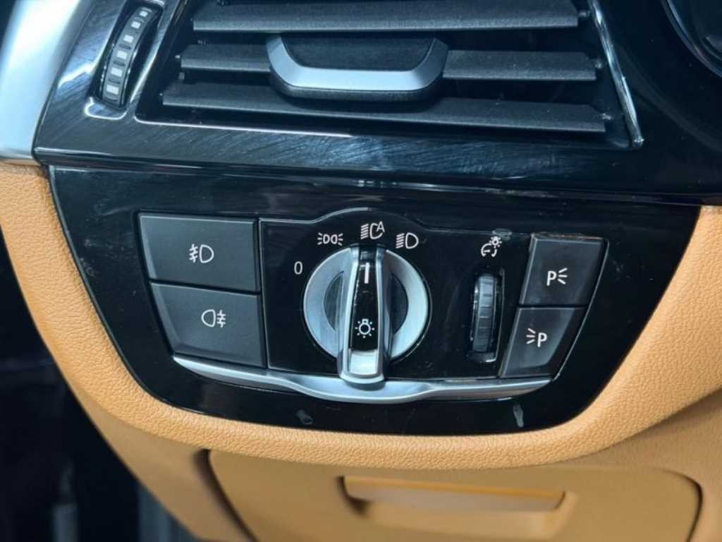 BMW 5시리즈 5시리즈 (G30) 520i 럭셔리 이미지 13