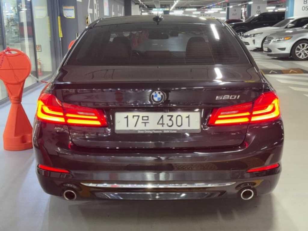 BMW 5시리즈 5시리즈 (G30) 520i 럭셔리 이미지 5