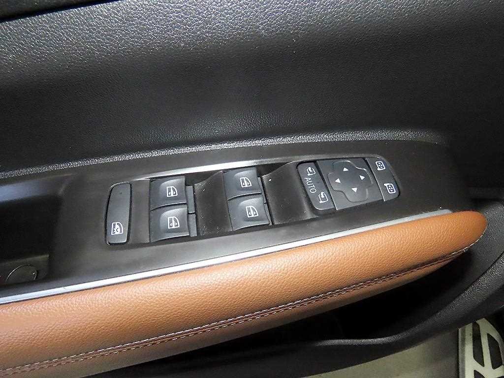 르노코리아(삼성) QM6 더뉴QM6 가솔린 2.0 GDe RE 시그니처 2WD 이미지 13