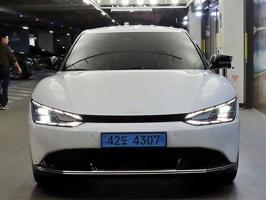 기아 EV6 롱레인지 어스 이미지 2