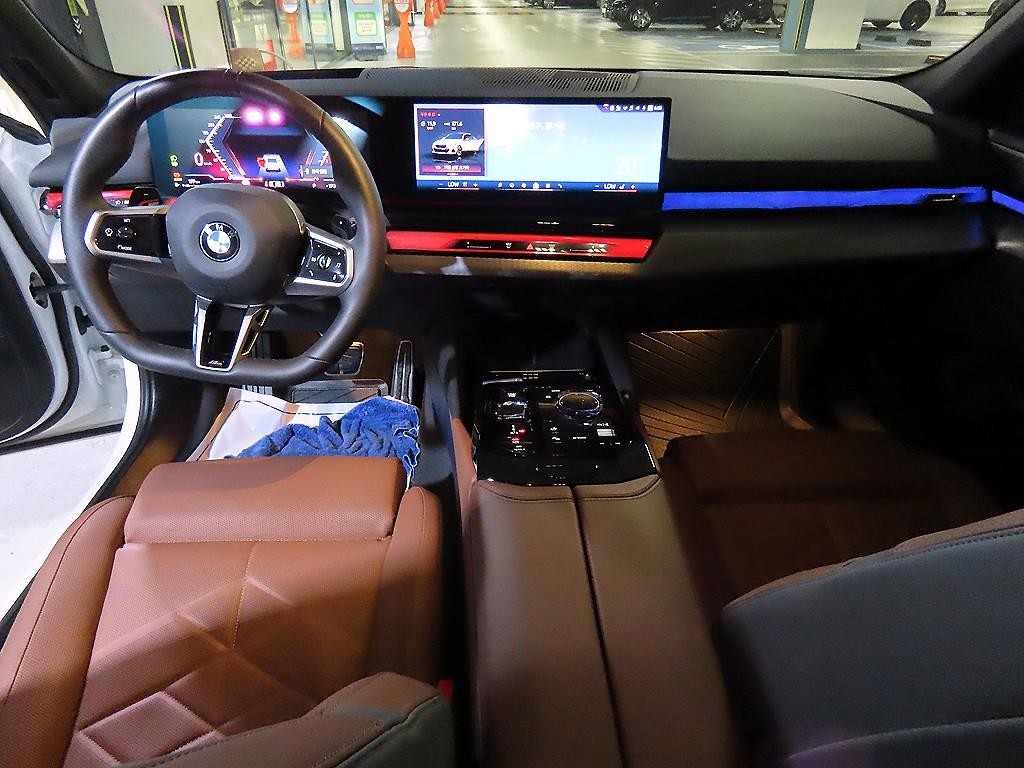 BMW 5시리즈 5시리즈 (G60) 530i xDrive M 스포츠 프로 스페셜 에디션 이미지 10