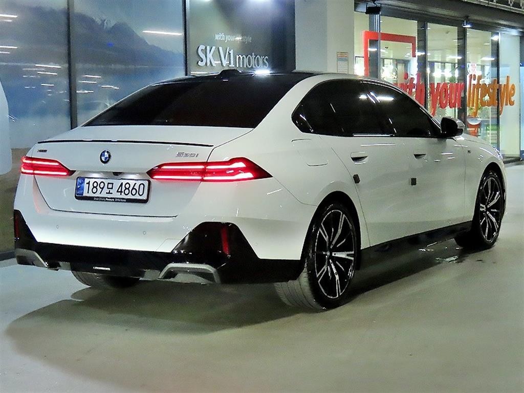 BMW 5시리즈 5시리즈 (G60) 530i xDrive M 스포츠 프로 스페셜 에디션 이미지 4