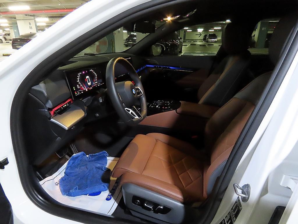 BMW 5시리즈 5시리즈 (G60) 530i xDrive M 스포츠 프로 스페셜 에디션 이미지 6
