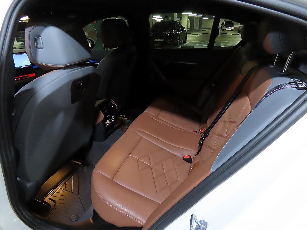 BMW 5시리즈 5시리즈 (G60) 530i xDrive M 스포츠 프로 스페셜 에디션 이미지 7