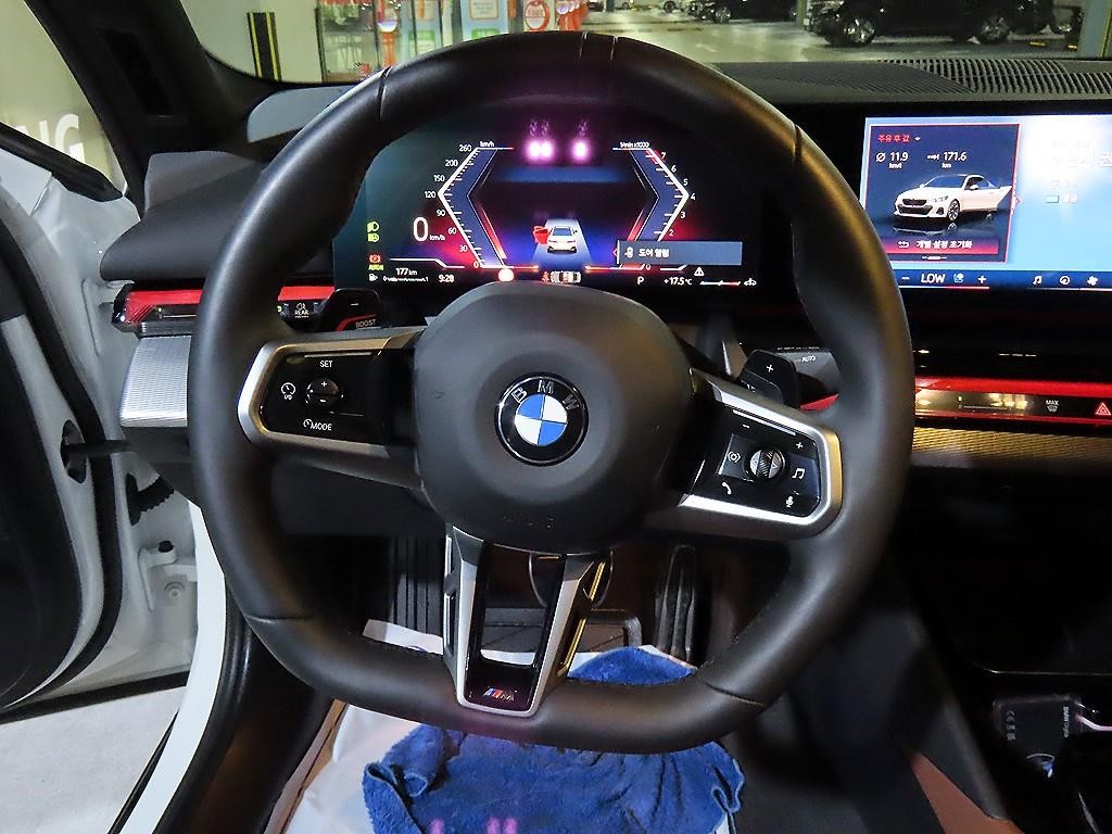 BMW 5시리즈 5시리즈 (G60) 530i xDrive M 스포츠 프로 스페셜 에디션 이미지 8