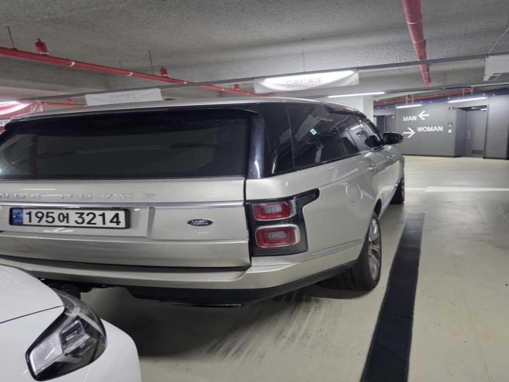 랜드로버 레인지로버 레인지로버 4세대 4.4 SDV8 VOGUE SE 디젤 이미지 5