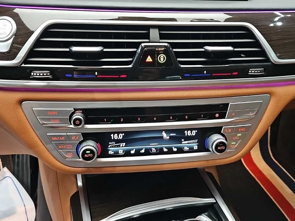 BMW 7시리즈 7시리즈 (G11) 730d xDrive 디자인 퓨어 엑설런스 이미지 10
