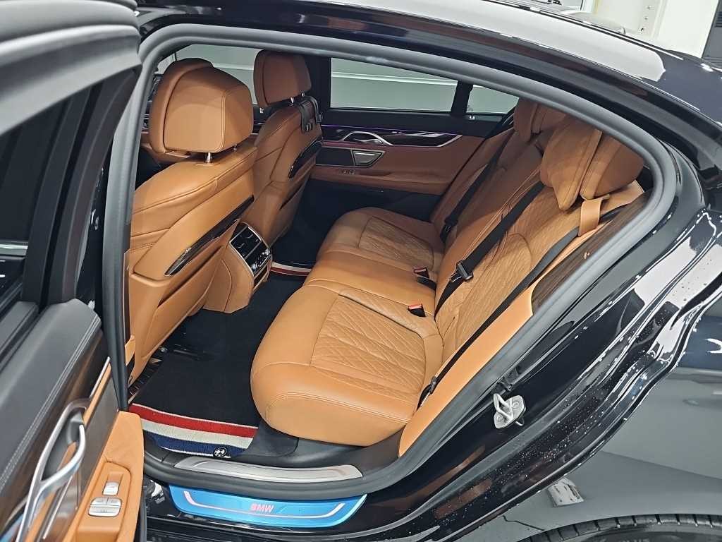BMW 7시리즈 7시리즈 (G11) 730d xDrive 디자인 퓨어 엑설런스 이미지 12