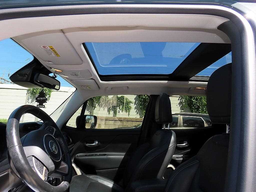 지프 레니게이드 2.4 론지튜드 하이 이미지 16