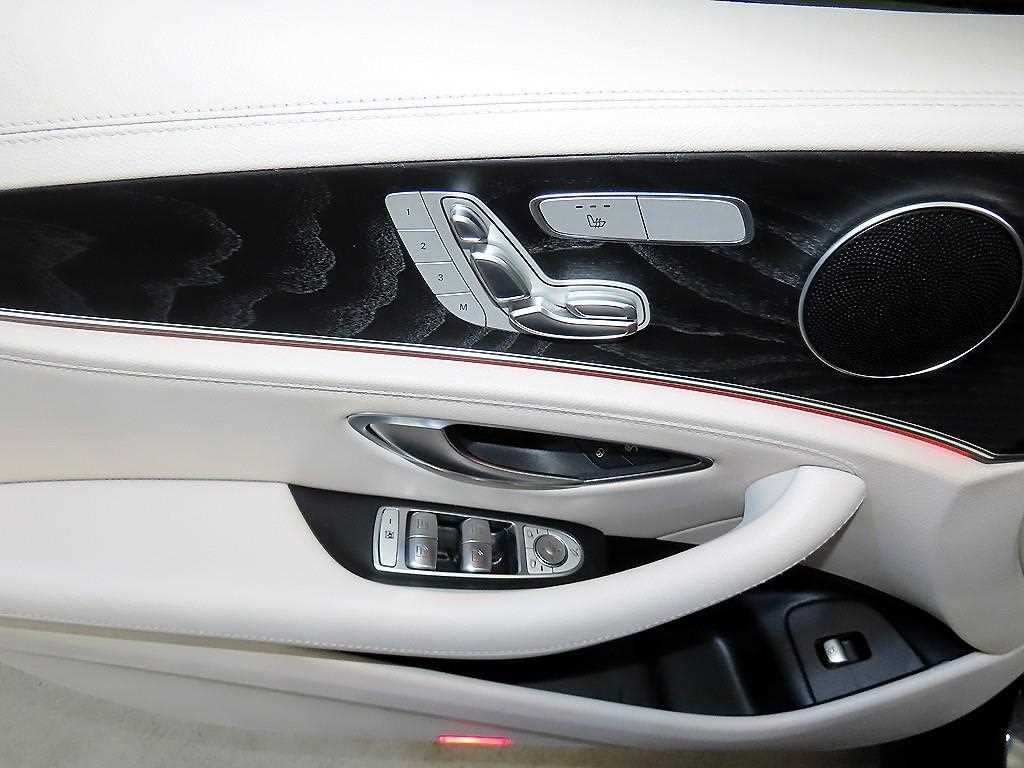 벤츠 E 클래스 E-클래스 W213 E220d 4MATIC AMG라인 이미지 14