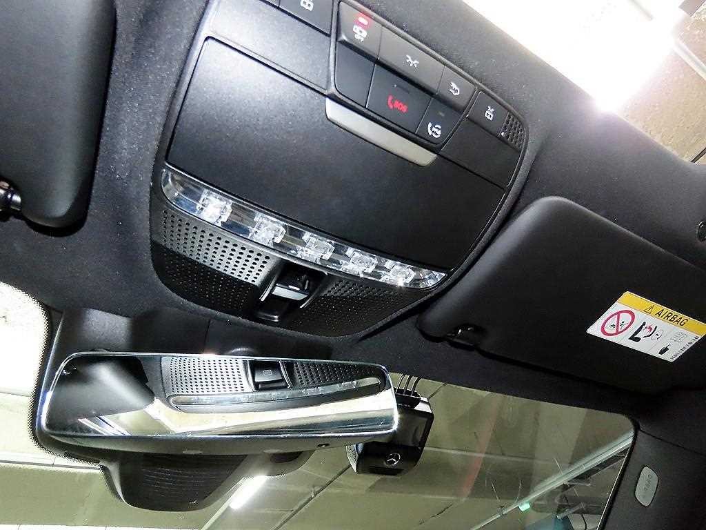 벤츠 E 클래스 E-클래스 W213 E220d 4MATIC AMG라인 이미지 16