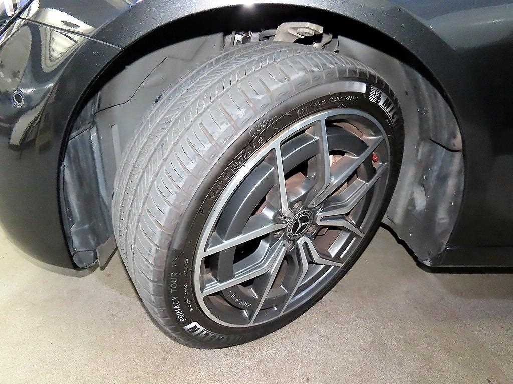 벤츠 E 클래스 E-클래스 W213 E220d 4MATIC AMG라인 이미지 20