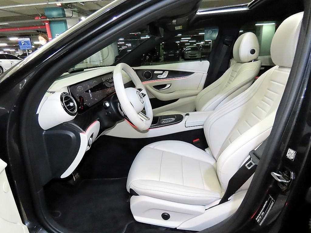 벤츠 E 클래스 E-클래스 W213 E220d 4MATIC AMG라인 이미지 6