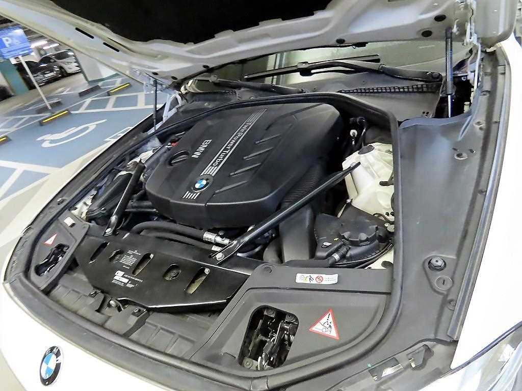 BMW 5시리즈 5시리즈 (F10) 520d xDrive 이미지 17