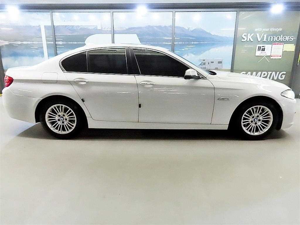 BMW 5시리즈 5시리즈 (F10) 520d xDrive 이미지 3