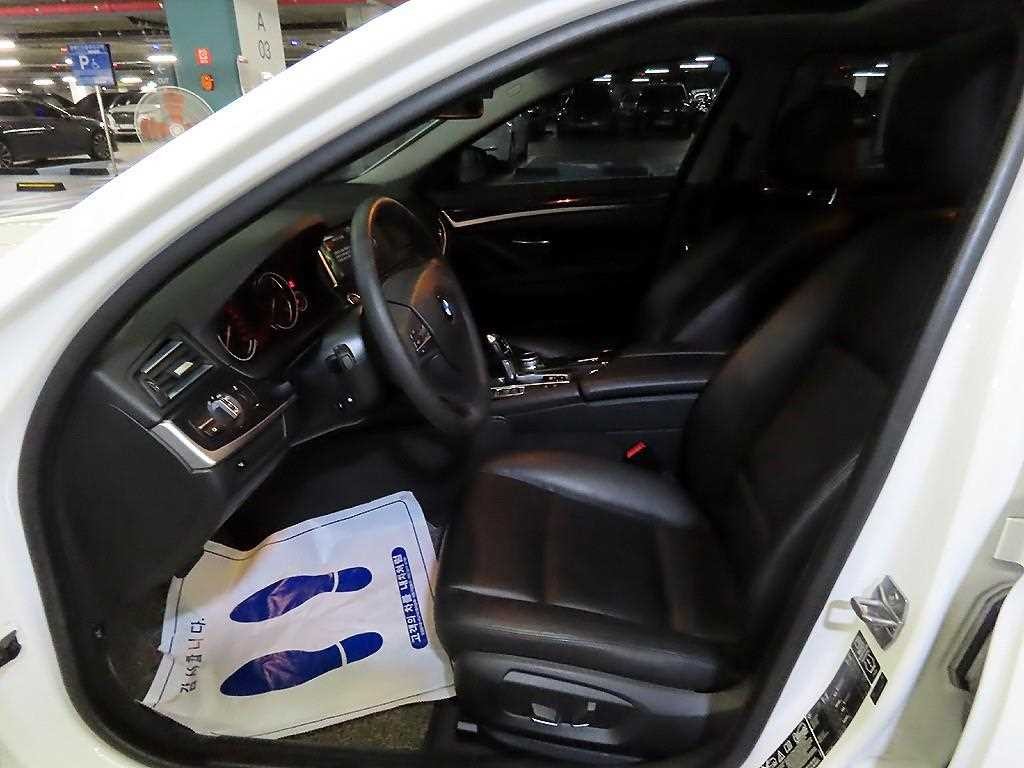 BMW 5시리즈 5시리즈 (F10) 520d xDrive 이미지 6
