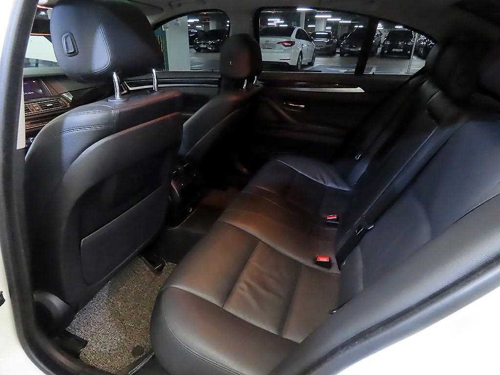 BMW 5시리즈 5시리즈 (F10) 520d xDrive 이미지 7