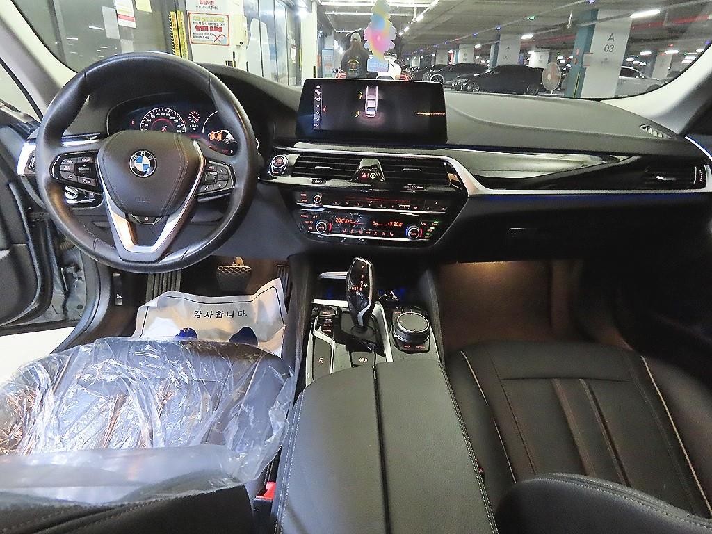 BMW 5시리즈 5시리즈 (G30) 520i 럭셔리 이미지 10
