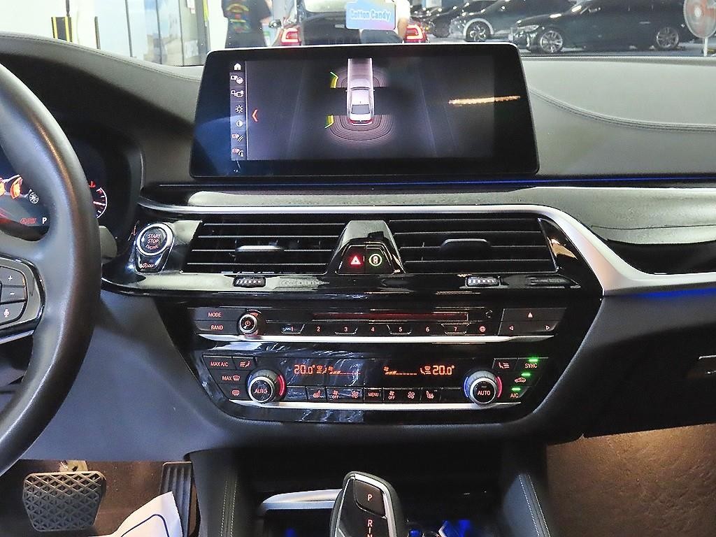 BMW 5시리즈 5시리즈 (G30) 520i 럭셔리 이미지 11