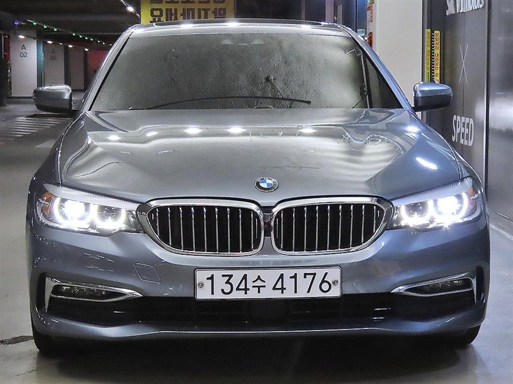 BMW 5시리즈 5시리즈 (G30) 520i 럭셔리 이미지 2