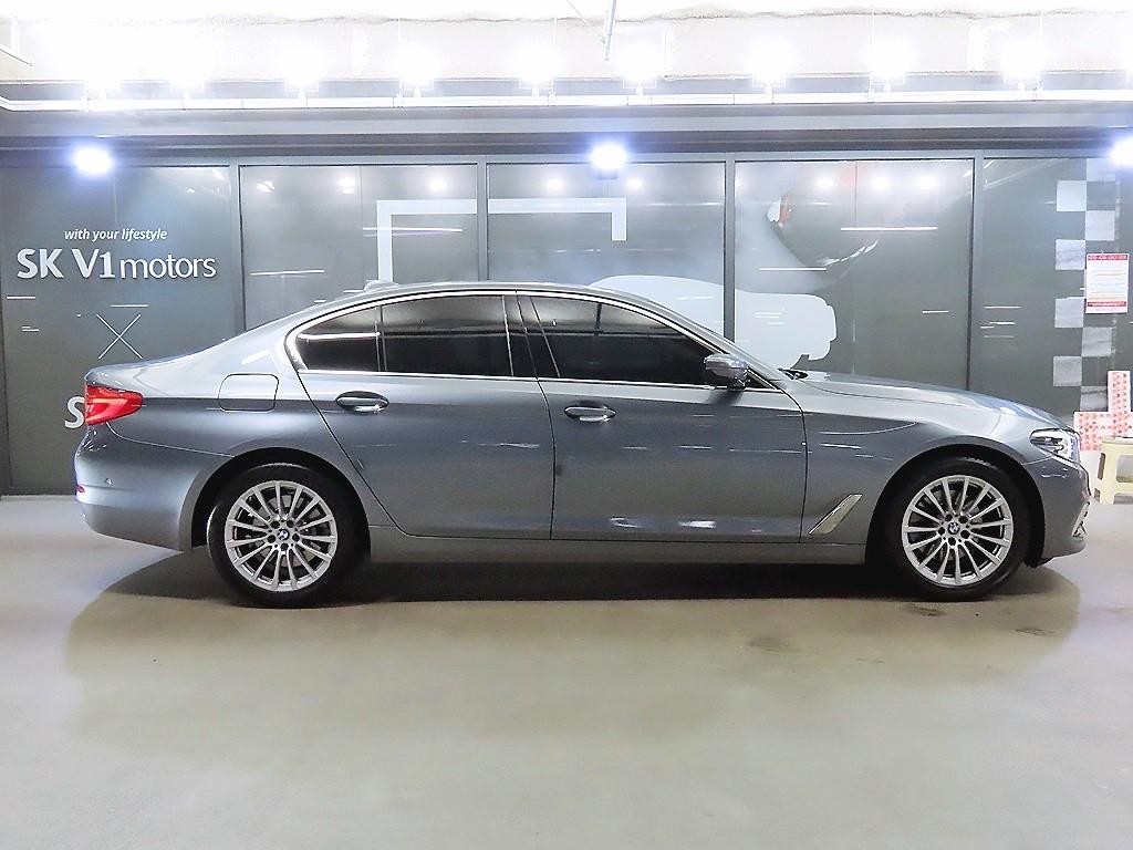 BMW 5시리즈 5시리즈 (G30) 520i 럭셔리 이미지 3