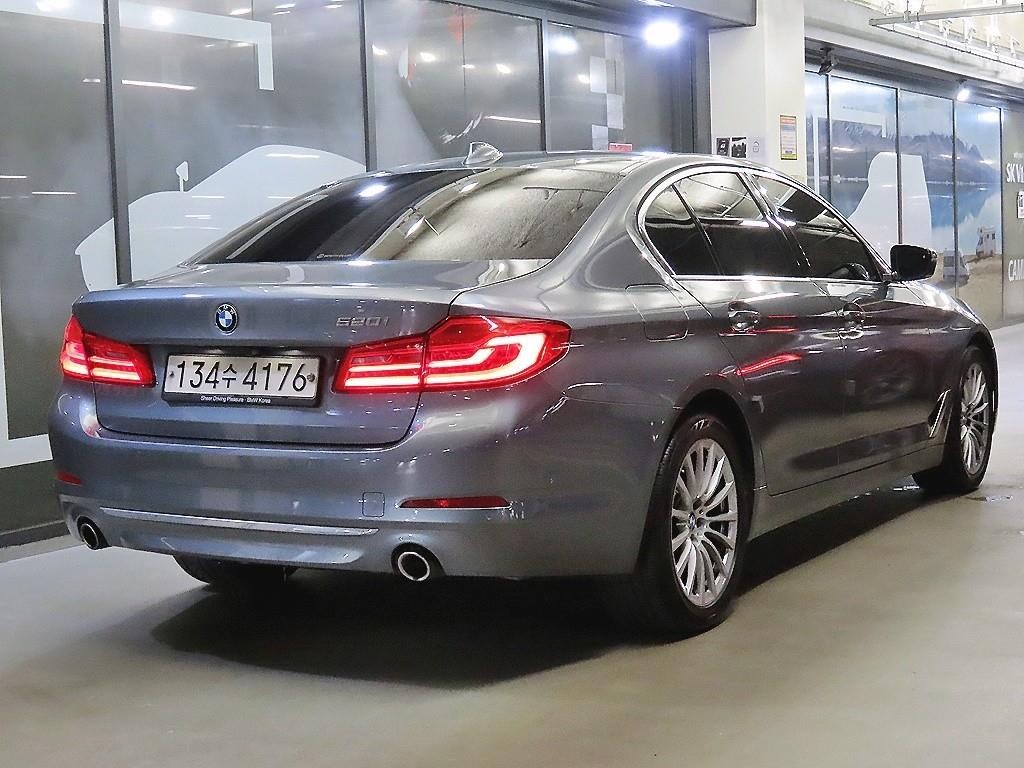 BMW 5시리즈 5시리즈 (G30) 520i 럭셔리 이미지 4