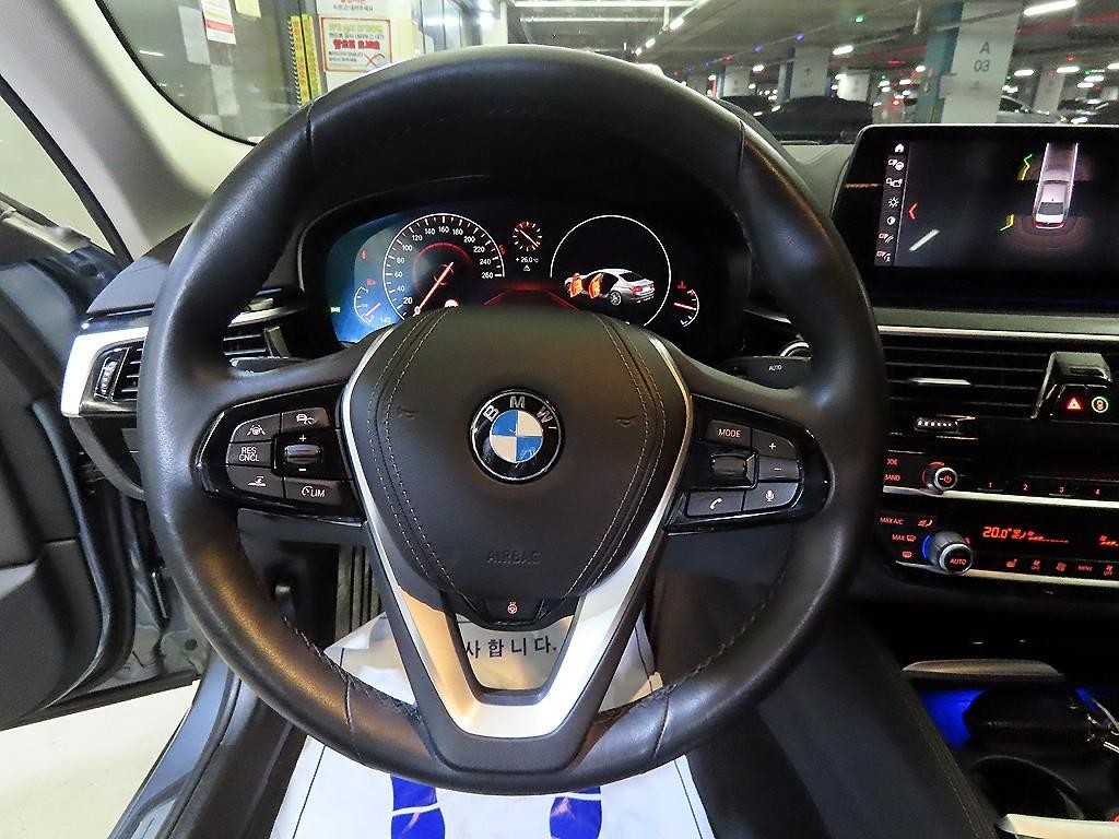 BMW 5시리즈 5시리즈 (G30) 520i 럭셔리 이미지 8