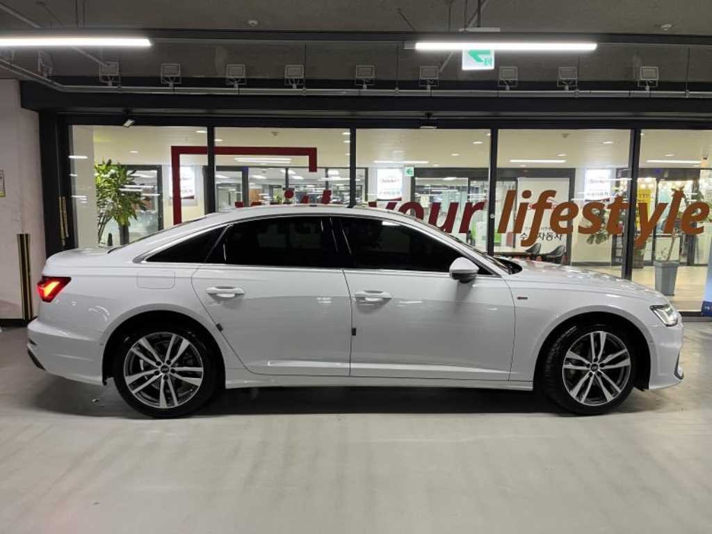 아우디 A6 A6 (C8) 45 TFSI 프리미엄 이미지 3