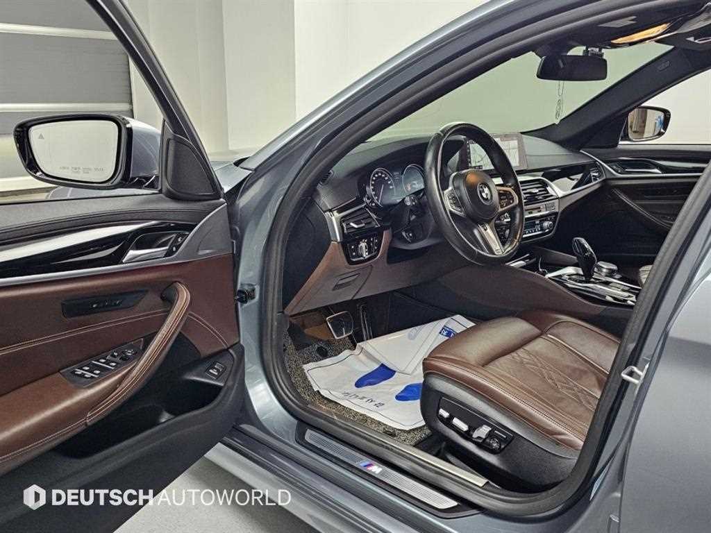 BMW 5시리즈 5시리즈 (G30) 530i M 스포츠 플러스 이미지 11