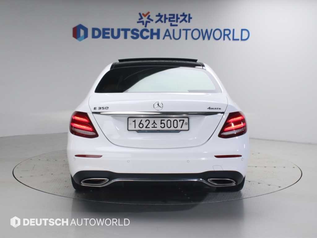 벤츠 E 클래스 E-클래스 W213 E350 4MATIC AMG LINE 이미지 4
