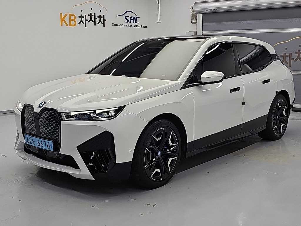 BMW iX xDrive 50 스포츠 플러스 이미지 1