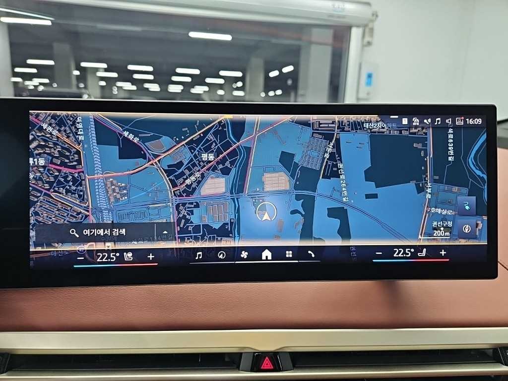 BMW iX xDrive 50 스포츠 플러스 이미지 15