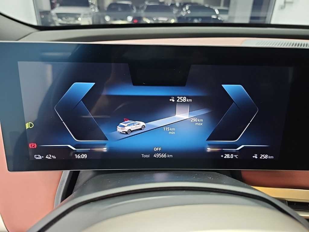 BMW iX xDrive 50 스포츠 플러스 이미지 6