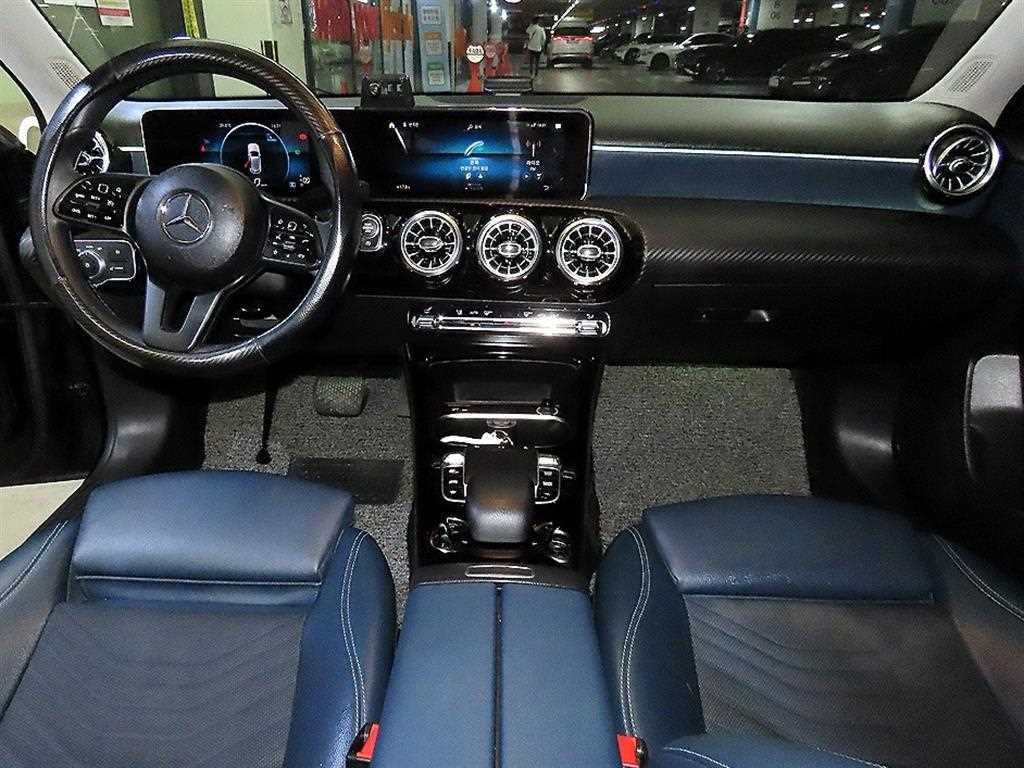 벤츠 A 클래스 A클래스 W177 A220 해치백 이미지 10