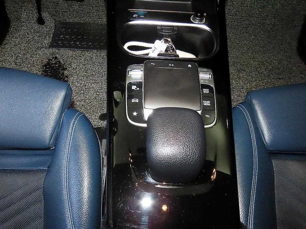 벤츠 A 클래스 A클래스 W177 A220 해치백 이미지 12