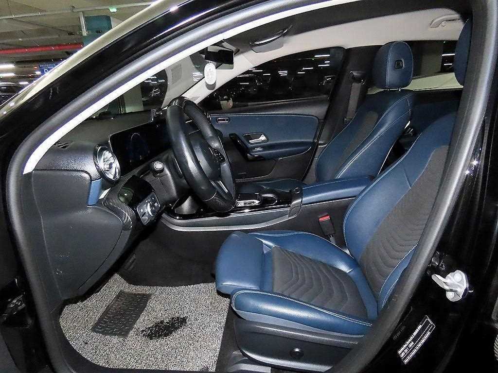 벤츠 A 클래스 A클래스 W177 A220 해치백 이미지 6