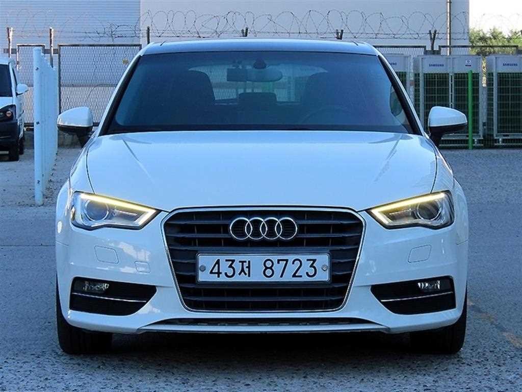 아우디 A3 뉴 A3 25 TDI 다이나믹 스포트백 이미지 1