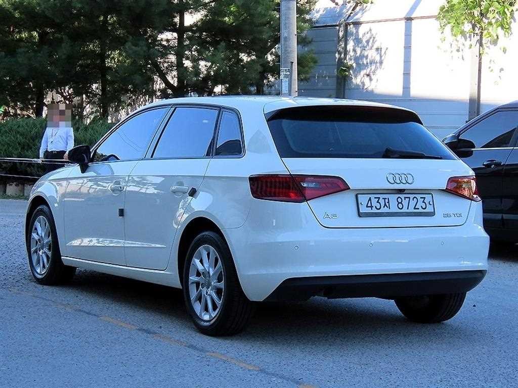 아우디 A3 뉴 A3 25 TDI 다이나믹 스포트백 이미지 3