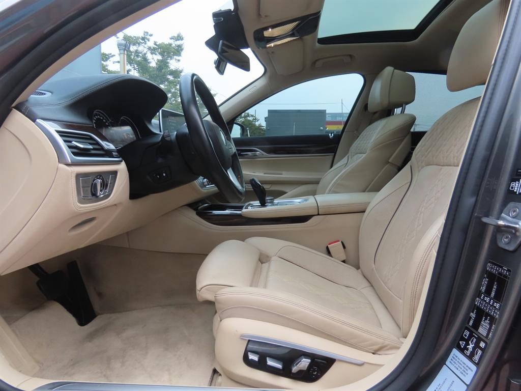 BMW 7시리즈 7시리즈 (G11) 730d xDrive 이미지 15