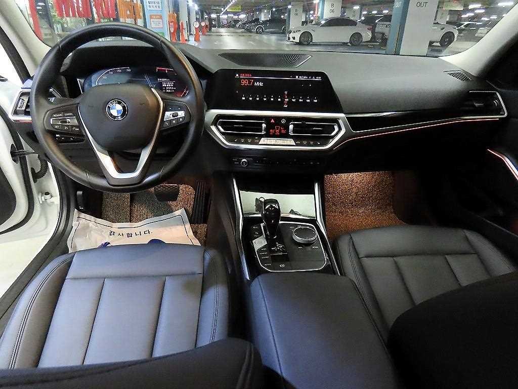 BMW 3시리즈 3시리즈 (G20) 320i 이미지 10