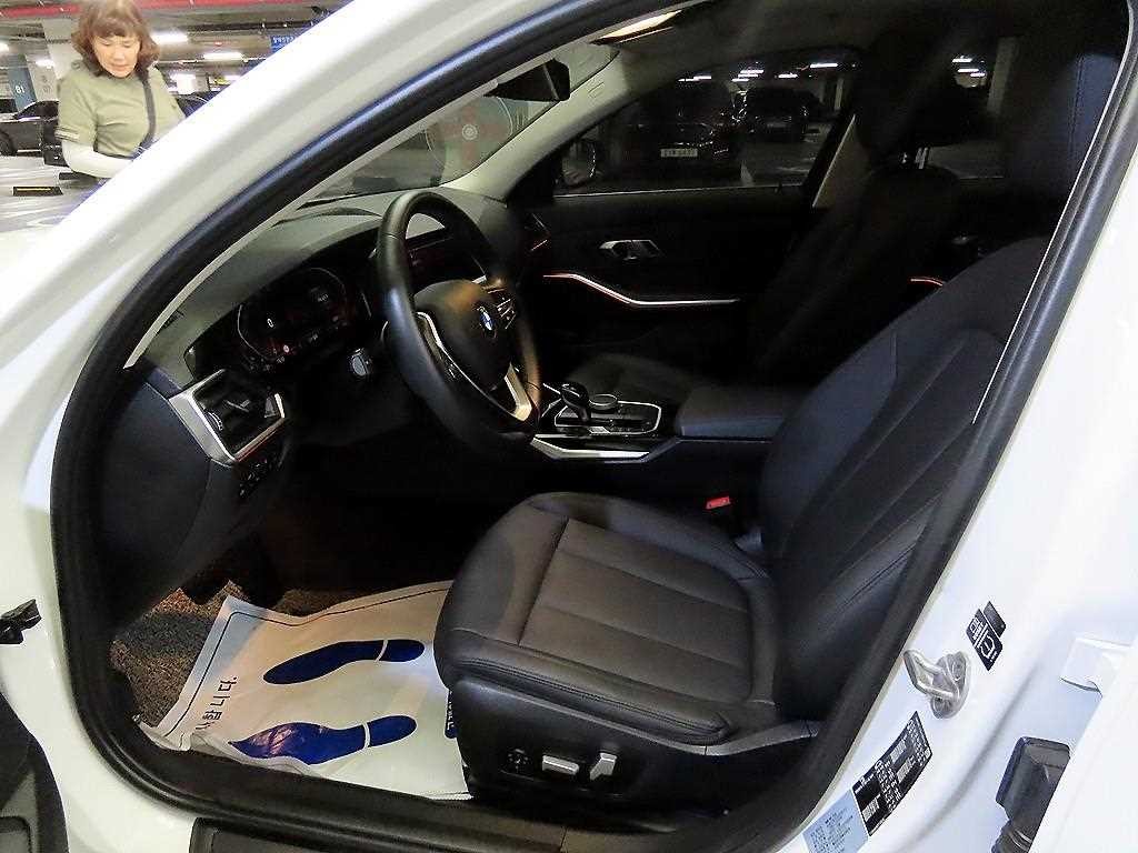 BMW 3시리즈 3시리즈 (G20) 320i 이미지 6