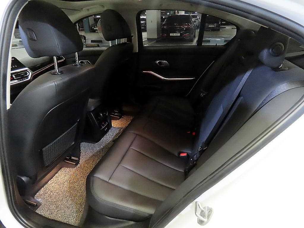 BMW 3시리즈 3시리즈 (G20) 320i 이미지 7