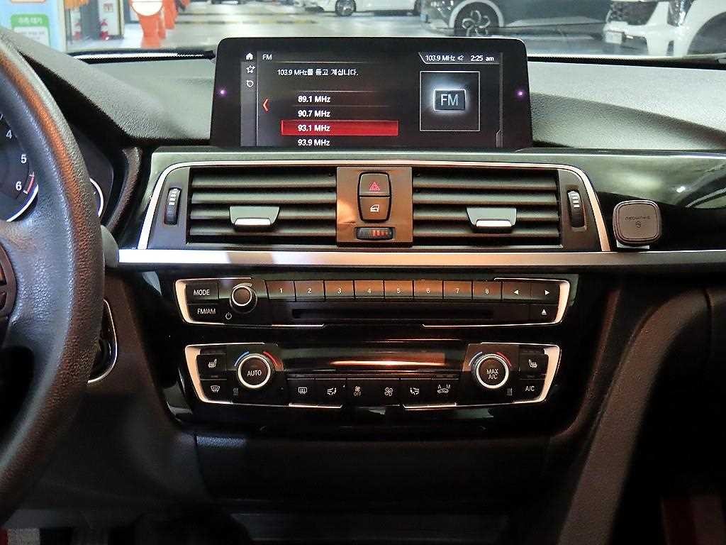 BMW 3시리즈 3시리즈 (F30) 320d 이미지 11