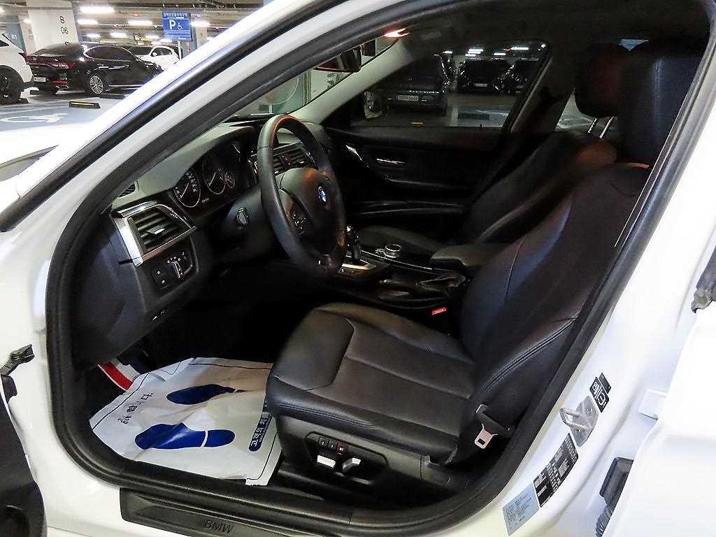 BMW 3시리즈 3시리즈 (F30) 320d 이미지 6