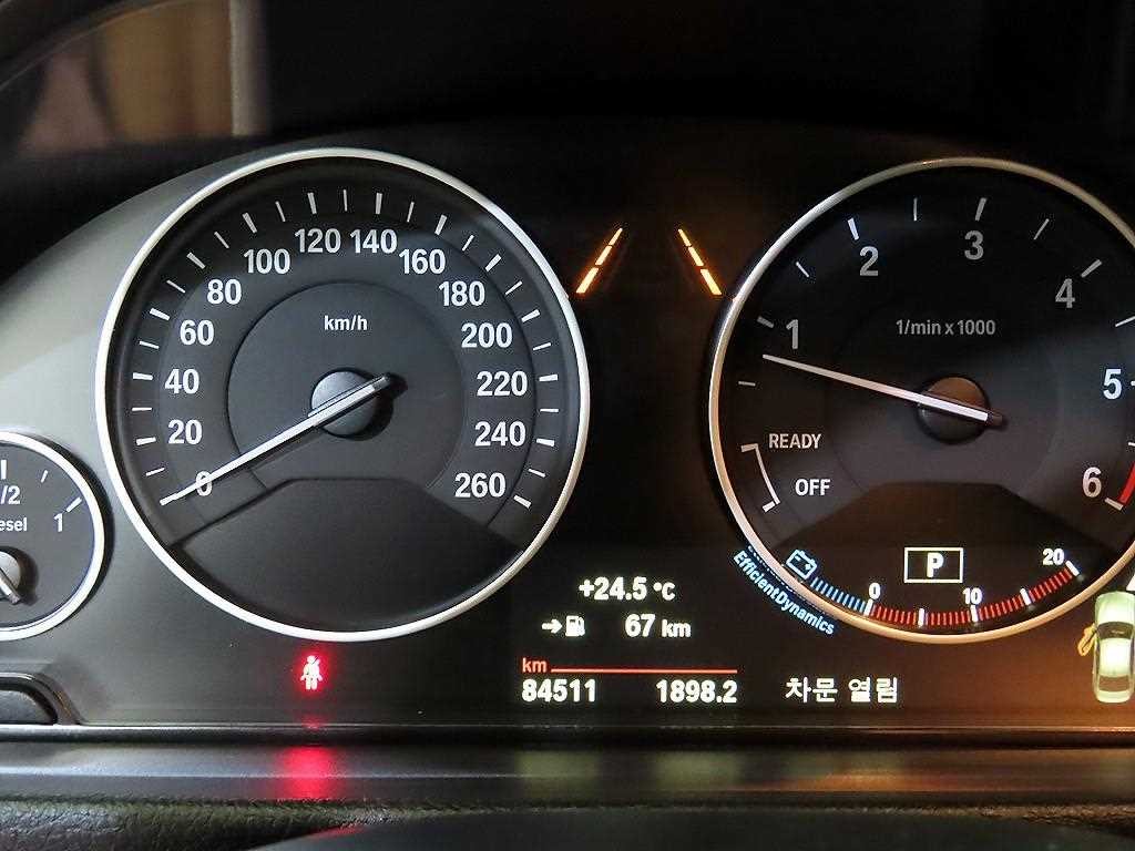 BMW 3시리즈 3시리즈 (F30) 320d 이미지 9