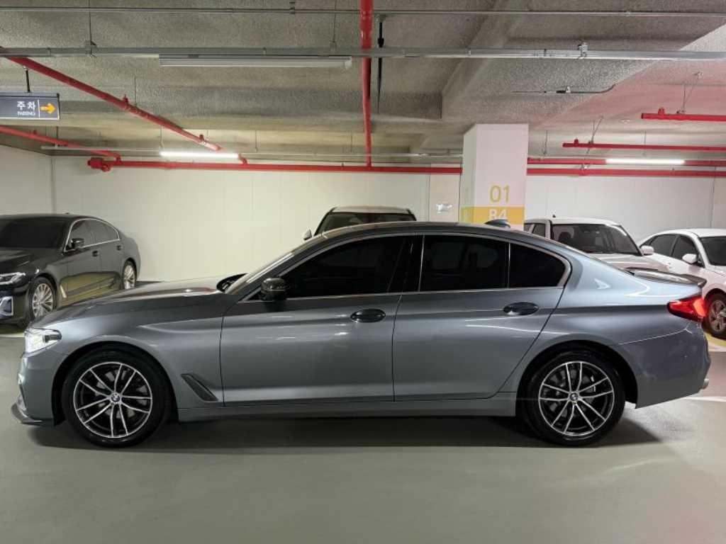 BMW 5시리즈 5시리즈 (G30) 520d 럭셔리 스페셜 에디션 이미지 5
