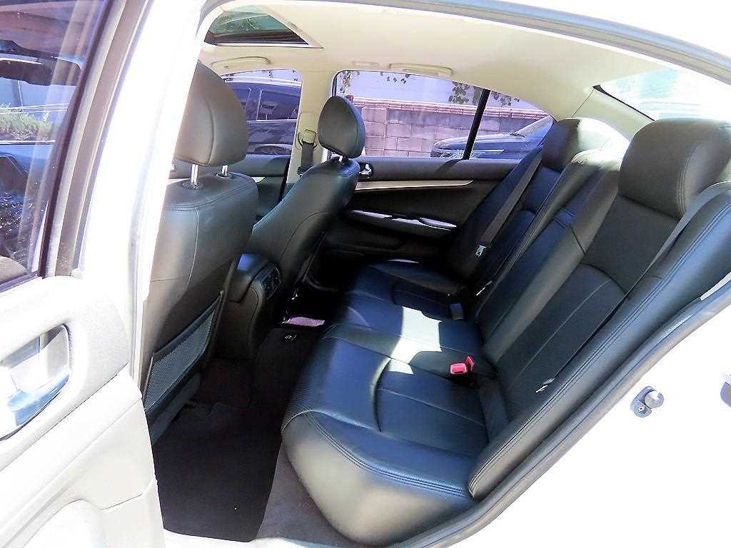 인피니티 G G37 세단 이미지 6