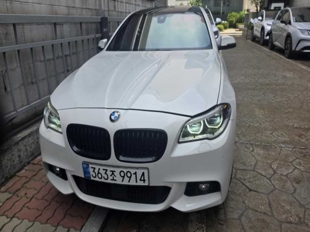 BMW 5시리즈 5시리즈 (F10) 520d M 에어로다이나믹 프로 이미지 1