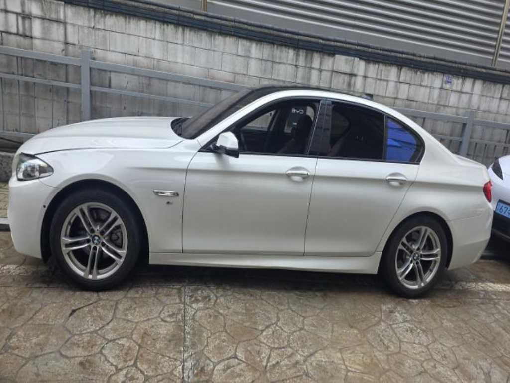 BMW 5시리즈 5시리즈 (F10) 520d M 에어로다이나믹 프로 이미지 2