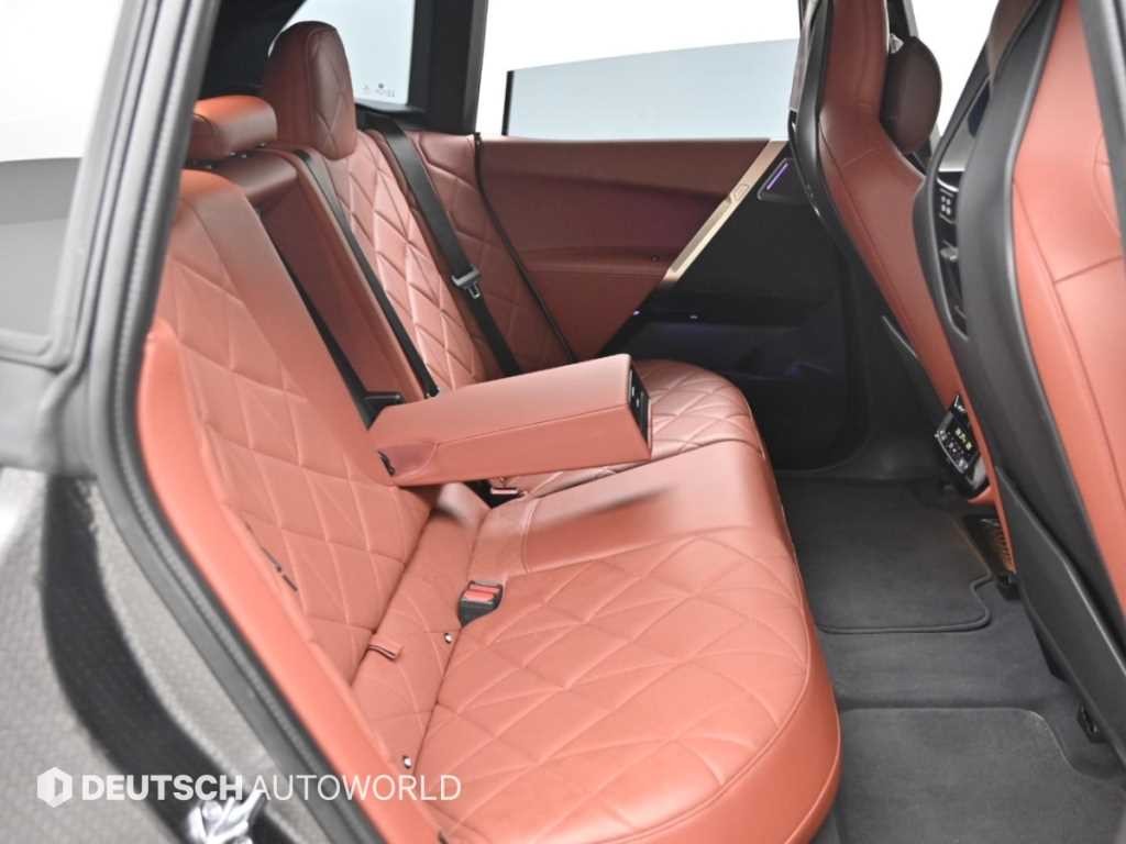 BMW iX xDrive 40 퍼스트 에디션 이미지 12
